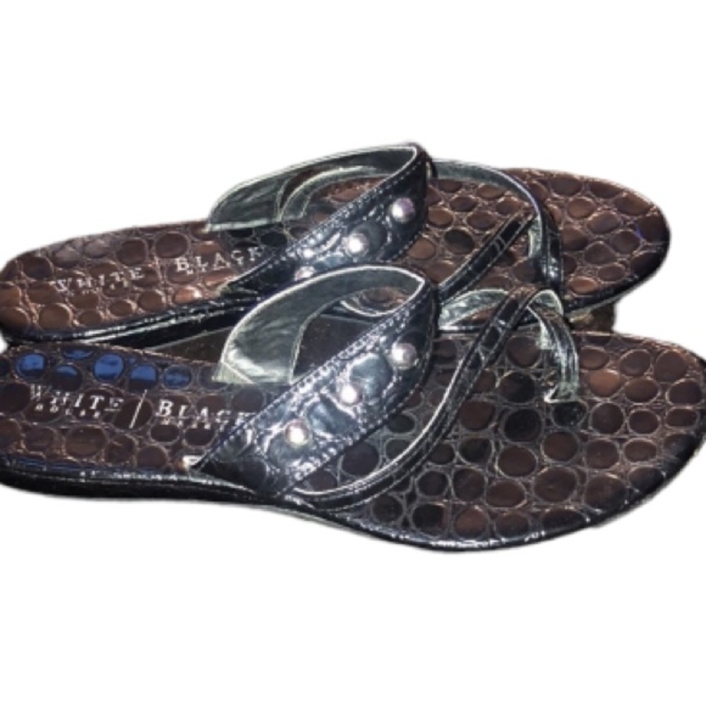 White House Black Market WHBM black 9.5 embossed patent leather studded detail - Picture 4 of 11